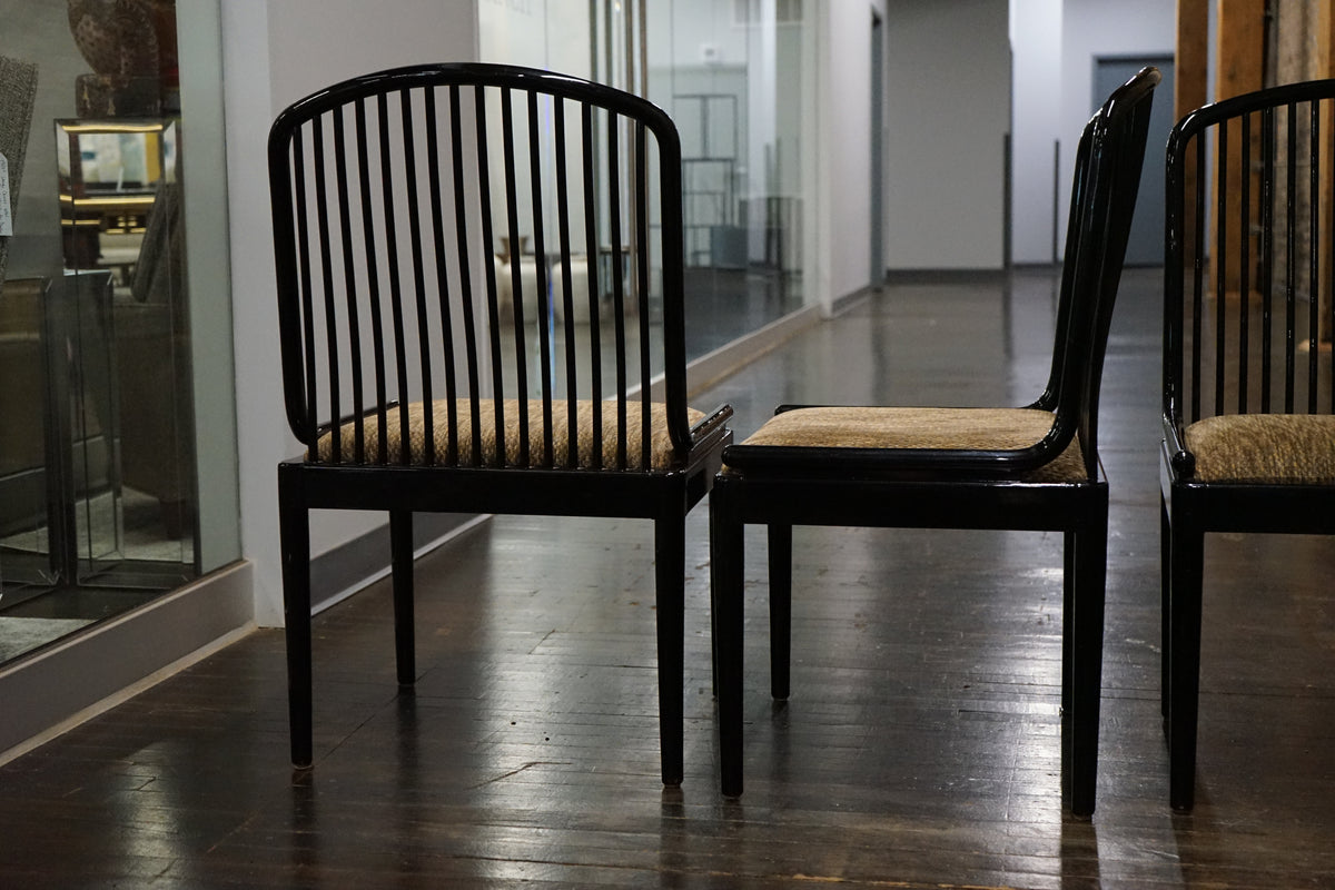 The Andover chair, designed by Davis Allen for Stendig, is a classic chair known for its blend of Danish Modern, Shaker, and Mission styles. 