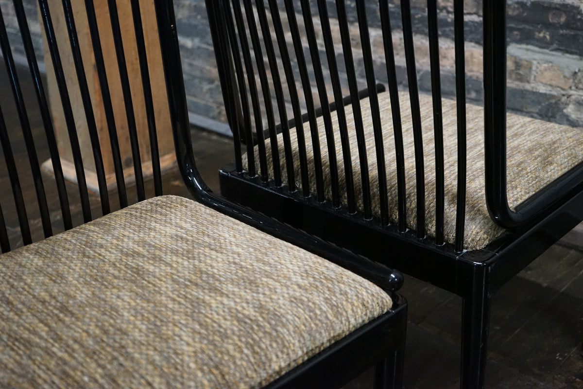 The Andover chair, designed by Davis Allen for Stendig, is a classic chair known for its blend of Danish Modern, Shaker, and Mission styles. 