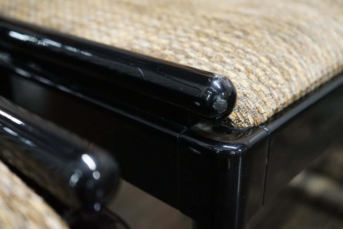 Chip to lacquer