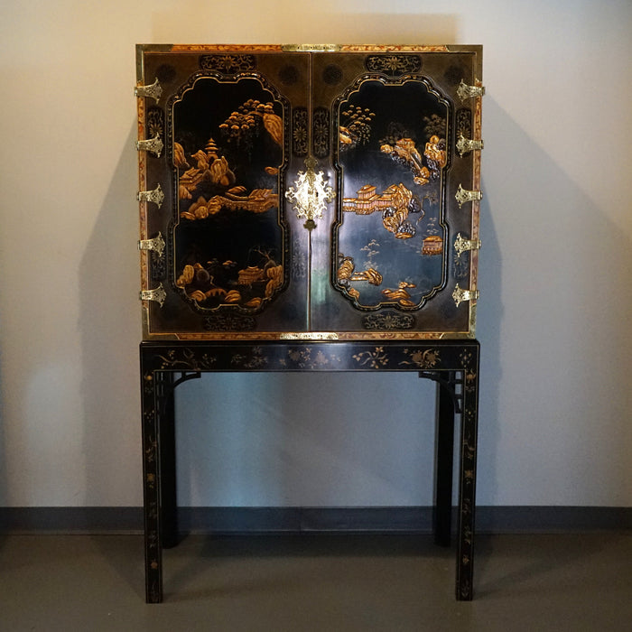 An Oriental George III Lacquer Bar Cabinet from Baker's Stately Homes Collection