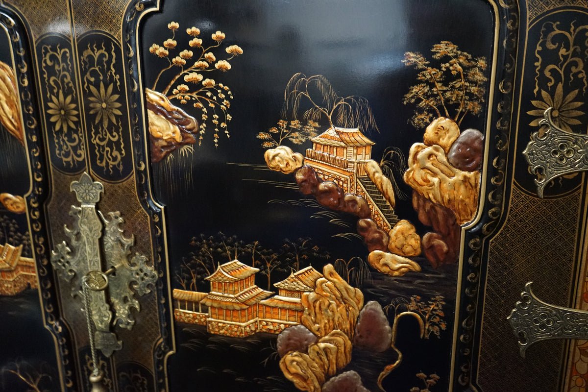 An Oriental George III Lacquer Bar Cabinet from Baker's Stately Homes Collection