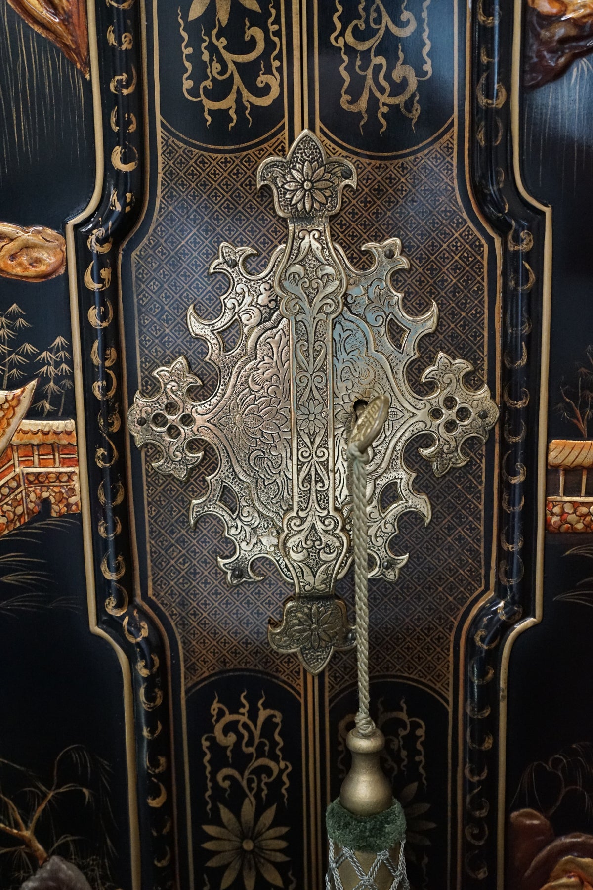 An Oriental George III Lacquer Bar Cabinet from Baker's Stately Homes Collection