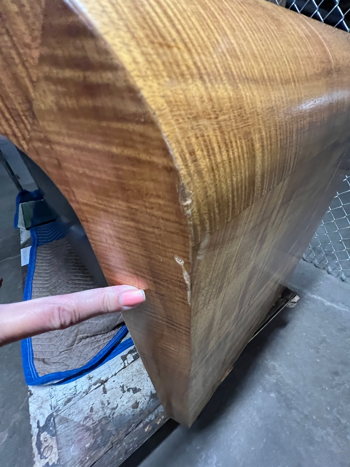 Vladimir Kagan Curved Executive Desk with Exotic Wood Top and Waterfall Sides