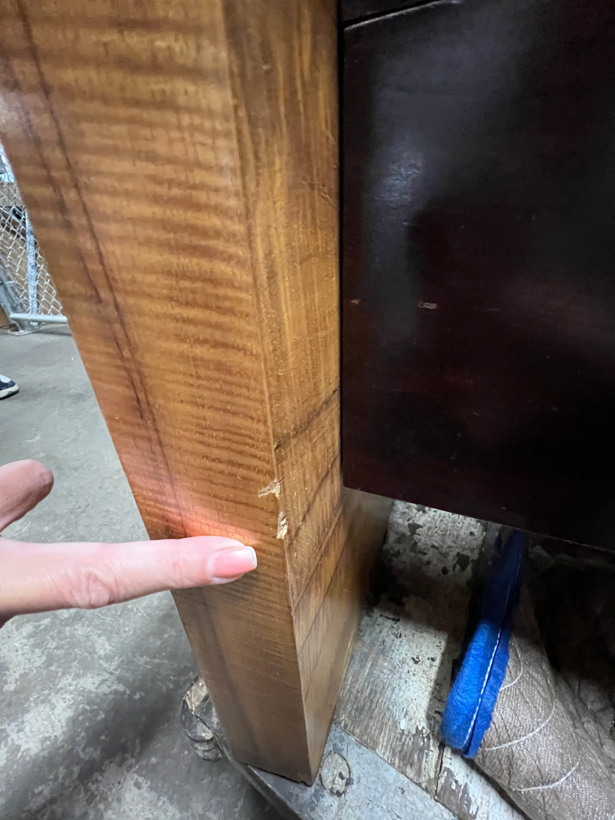 Vladimir Kagan Curved Executive Desk with Exotic Wood Top and Waterfall Sides