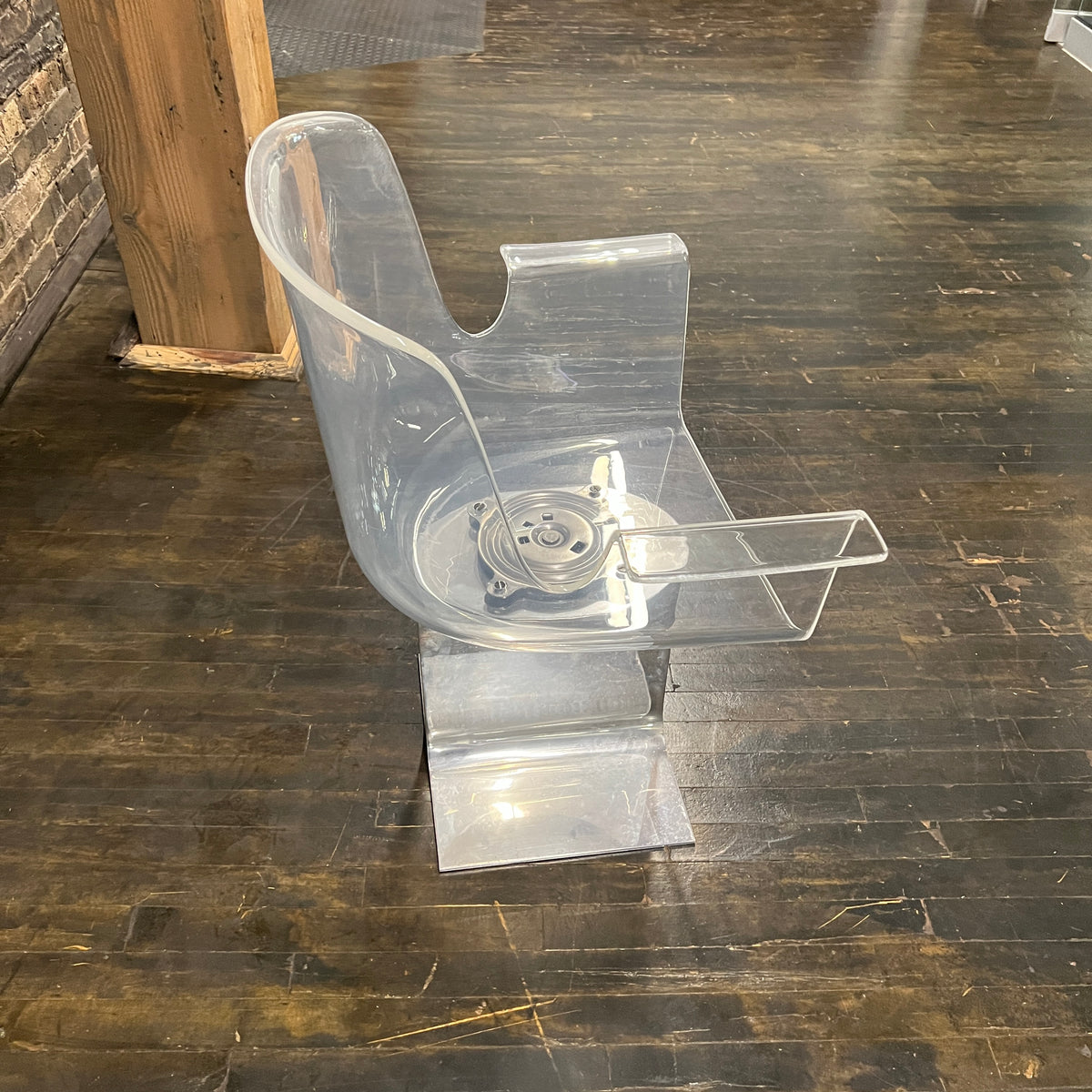 Sculptural lucite swivel chair by Pace Collection circa 1970.  Chair model No. 171 