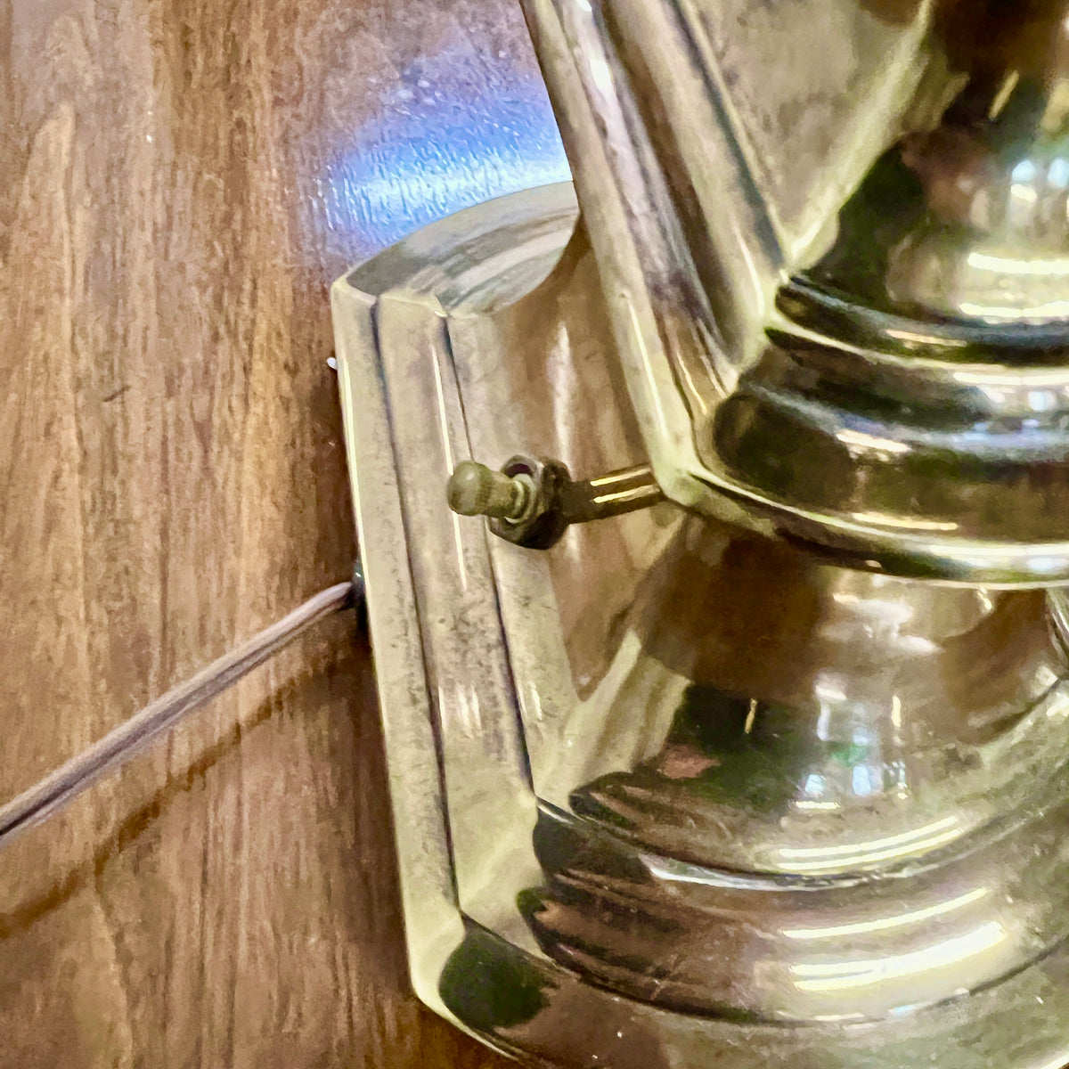Lovely Stiffel brass lamp.  Timeless style.  Working..  Hollywood regency, Chicago, IL Studio Sonja Milan