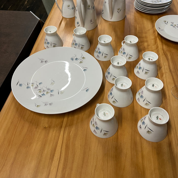 Rosenthal dessert service in Blutenspeil pattern; pick, yellow and blue flowers.