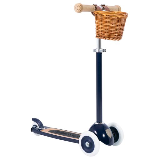 Banwood toddler scooter with wicker basket