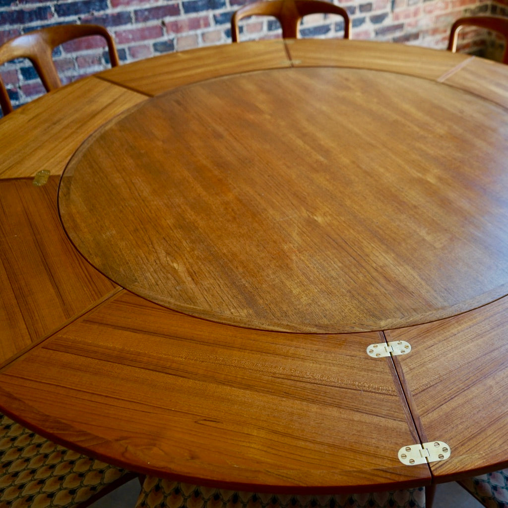 Danish Round Extendable Dining Table Chicago