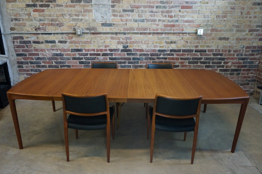 Mid Century Teak Danish Dining Table with 3 leaves