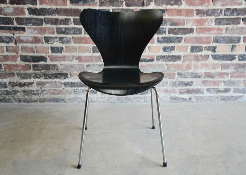 Fritz Hansen Series 7 Chair in Black – Studio Sonja Milan